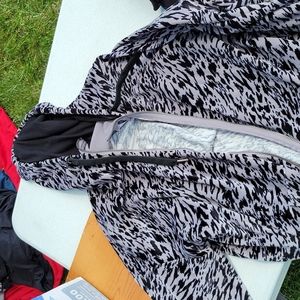2 X LulaRoe Sweatshirt black and Grey animal print